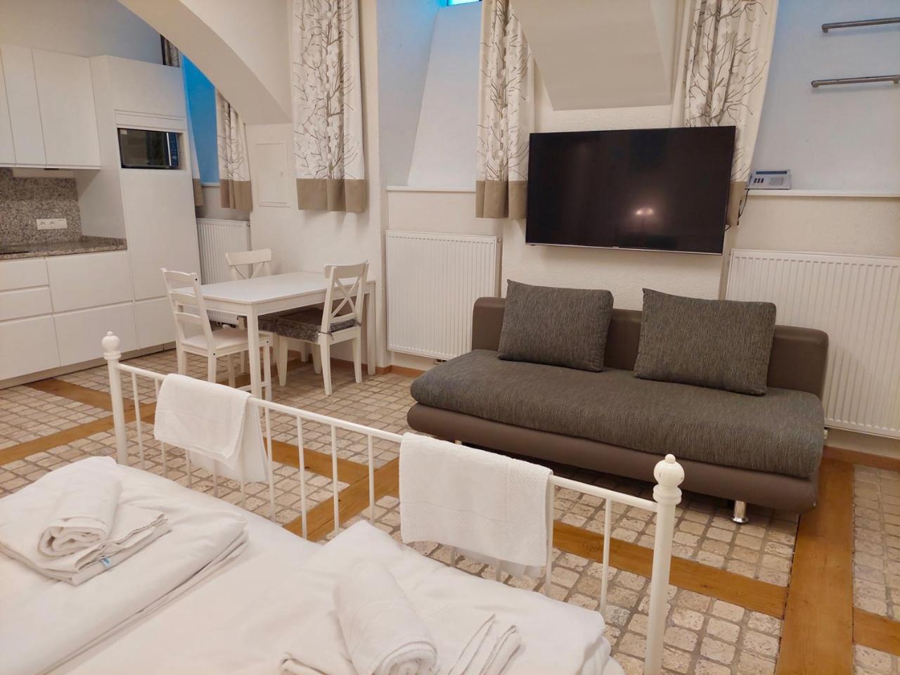 Modern Studios Near City Center เวียนนา ภายนอก รูปภาพ